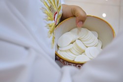 communion-2110404_1920.jpg