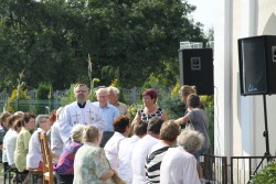 Pani sołtys zaprasza wszystkich na kawę i kołacz