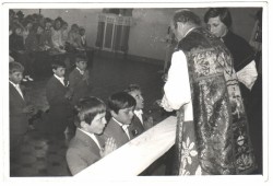 Pierwsza Komunia św. dnia 14.05.1978r. Zdjęcie udostępnione przez rodzinę Tyrański z Błażejowic.