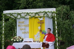 Ołtarz przygotowany przez parafian z Błażejowic