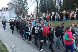 Droga Krzyżowa ulicami Sławikowa 2014r. - zdjecie 14