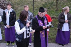 Droga Krzyżowa ulicami Sławikowa 2014r. - zdjecie 27