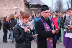 Droga Krzyżowa ulicami Sławikowa 2014r. - zdjecie 34