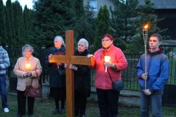 Droga Krzyżowa ulicami Sławikowa 2014r. - zdjecie 39