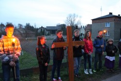 Droga Krzyżowa ulicami Sławikowa 2014r. - zdjecie 47