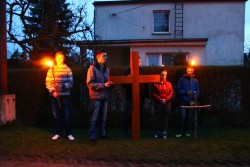 Droga Krzyżowa ulicami Sławikowa 2014r. - zdjecie 51