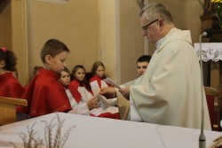 Przyjęcie nowych ministrantów 2014r. - zdjecie 21