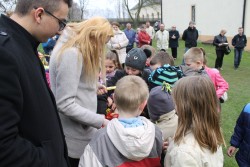 Zajączek w ogrodzie farskim 2015r. - zdjecie 21