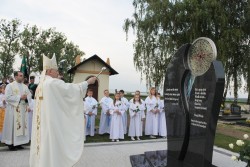 Pomnik ofiar tragedii na Odrze. Sławików, 16.05.2015r. - zdjecie 65