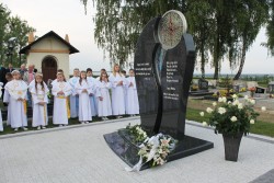 Pomnik ofiar tragedii na Odrze. Sławików, 16.05.2015r. - zdjecie 73
