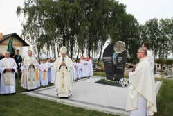 Pomnik ofiar tragedii na Odrze. Sławików, 16.05.2015r. - zdjecie 74