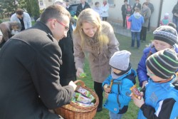 Zajączek w ogrodzie farskim 2016r. - zdjecie 59