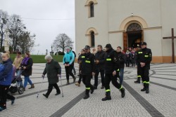 Droga Krzyżowa ulicami Sławikowa 2017r. - zdjecie 30