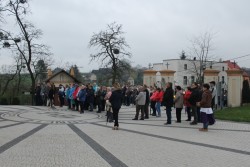 Droga Krzyżowa ulicami Sławikowa 2017r. - zdjecie 121