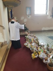 Triduum Paschalne 2018r. - poświęcenie pokarmów - zdjecie 2