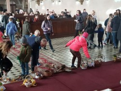 Triduum Paschalne 2018r. - poświęcenie pokarmów - zdjecie 8