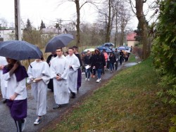 Droga Krzyżowa ulicami Sławikowa 2019r. - zdjecie 55