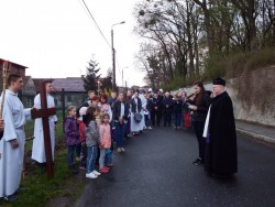 Droga Krzyżowa ulicami Sławikowa 2019r. - zdjecie 109