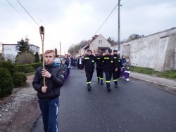 Droga Krzyżowa ulicami Sławikowa 2019r. - zdjecie 128