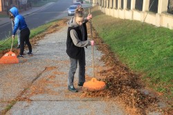 Sprzątanie cmentarza jesień 2019r. - zdjecie 3