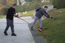 Sprzątanie cmentarza jesień 2019r. - zdjecie 8