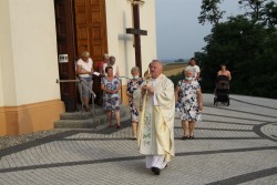 Wprowadzenie relikwii św. Dzieci Fatimskich_13.07.2021 r. - zdjecie 39