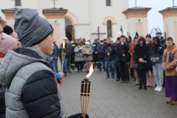 Droga Krzyżowa ulicami Sławikowa 2022r. - zdjecie 17