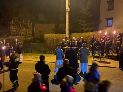 Droga Krzyżowa ulicami Sławikowa 2023r. - JUBILEUSZOWA - zdjecie 92