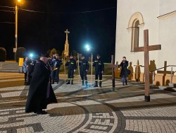 Droga Krzyżowa ulicami Sławikowa 2023r. - JUBILEUSZOWA - zdjecie 176