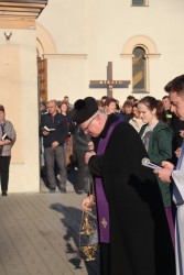 Droga Krzyżowa ulicami Sławikowa 2025 r. - zdjecie 3