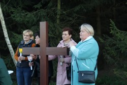 Droga Krzyżowa ulicami Sławikowa 2025 r. - zdjecie 34
