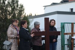 Droga Krzyżowa ulicami Sławikowa 2025 r. - zdjecie 60