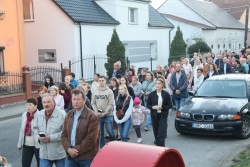 Droga Krzyżowa ulicami Sławikowa 2025 r. - zdjecie 71