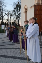 Droga Krzyżowa ulicami Sławikowa 2025 r. - zdjecie 77