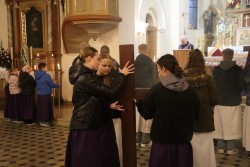 Droga Krzyżowa ulicami Sławikowa 2026 r. - zdjecie 4