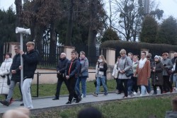 Droga Krzyżowa ulicami Sławikowa 2026 r. - zdjecie 16