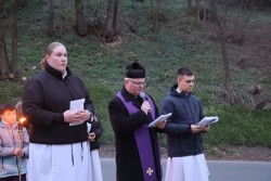 Droga Krzyżowa ulicami Sławikowa 2026 r. - zdjecie 18