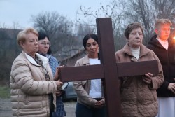 Droga Krzyżowa ulicami Sławikowa 2026 r. - zdjecie 19