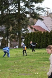Zajączek w ogrodzie farskim 2026r. - zdjecie 14